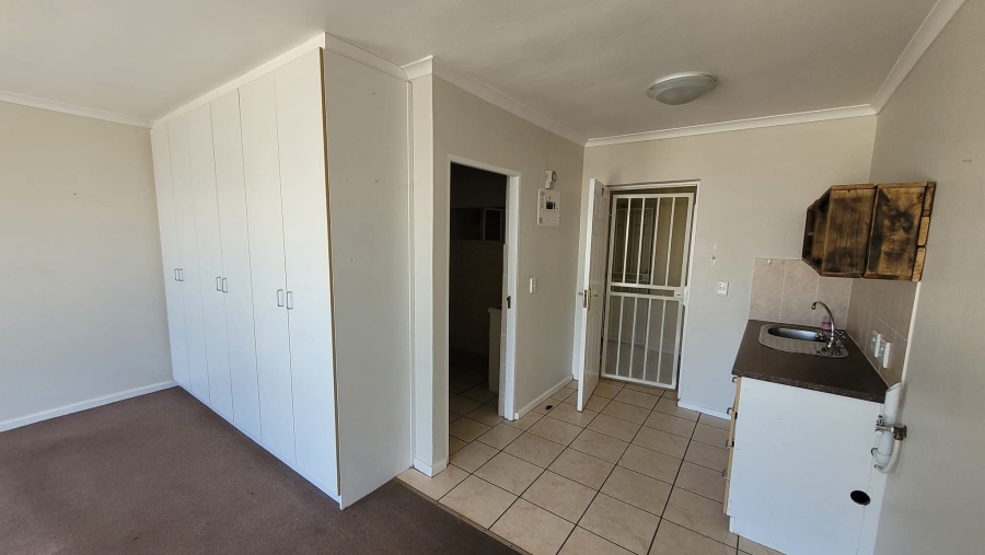 To Let 1 Bedroom Property for Rent in Langerug Western Cape
